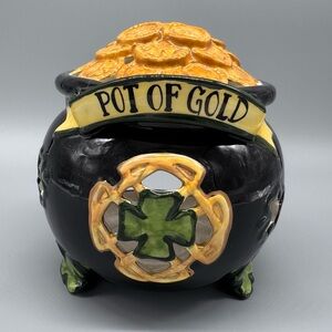 Blue Sky Clayworks St. Patrick’s Day Pot Of Gold 8” Tea Light Candle House NWT
